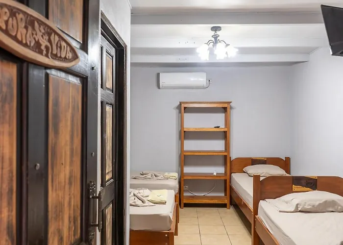 El Baquiano Hotel *